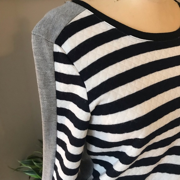 Cute Top & Skirt Set - Picture 2 of 4